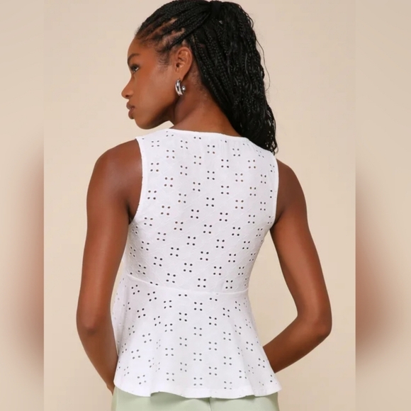 NWT Lulu's Breezy Effect Ivory Eyelet Tank Top Size Medium - Picture 2 of 15